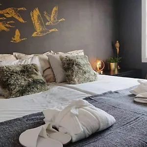 https://carmen-rooms.hotelsinnerja.org